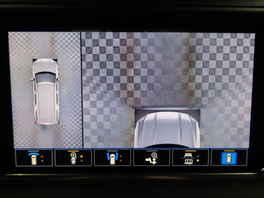 Used 2021 GMC Yukon Denali w/ Denali Premium Package image 20