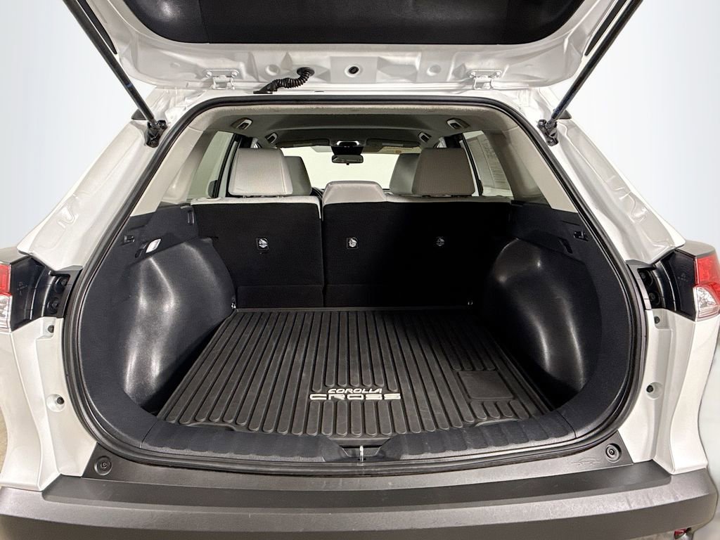 Certified 2024 Toyota Corolla Cross L image 27