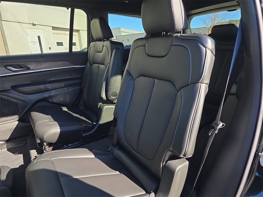 New 2025 Jeep Grand Cherokee L Limited image 15