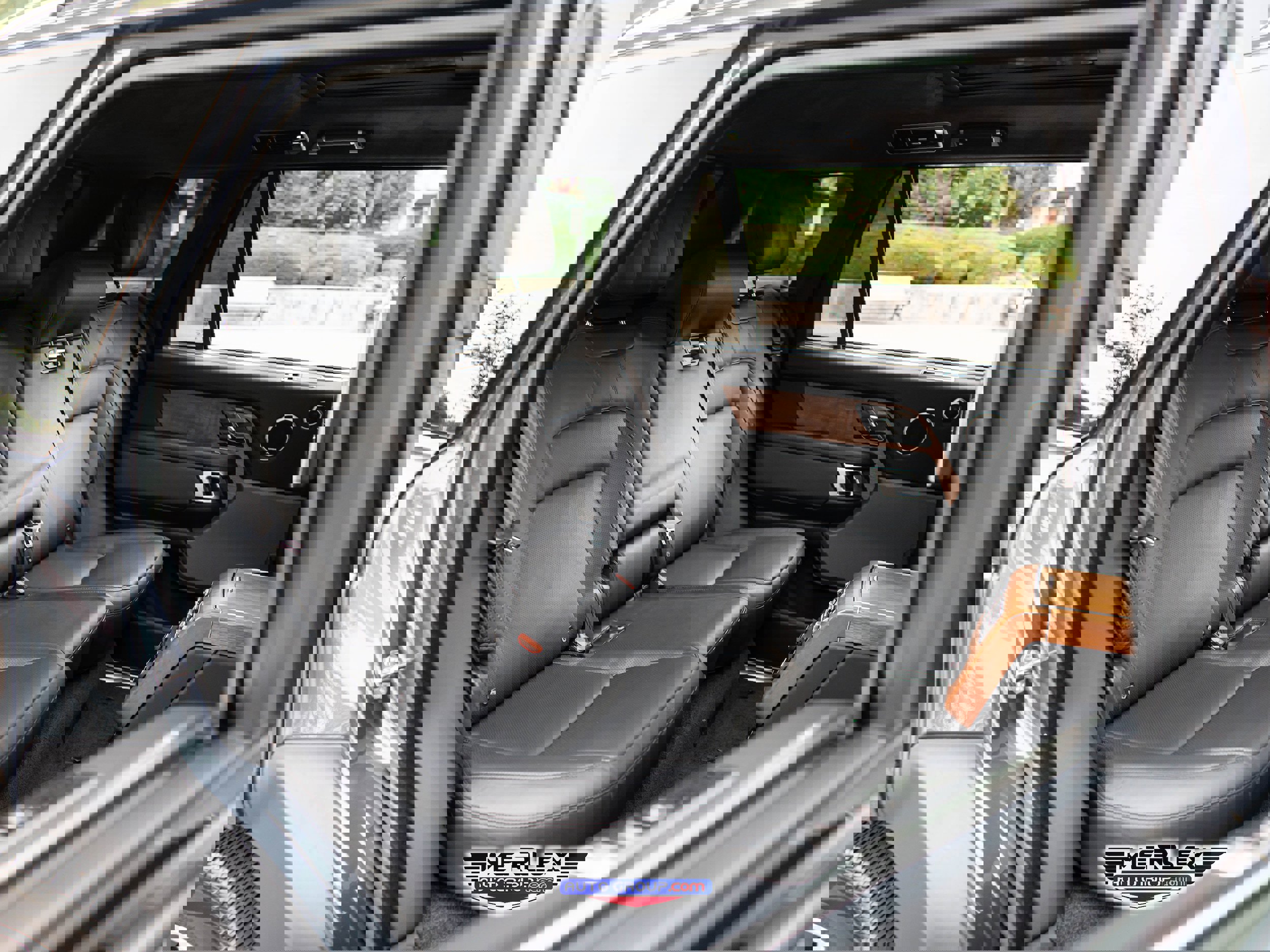 Used 2018 Land Rover Range Rover Long Wheelbase Supercharged image 18