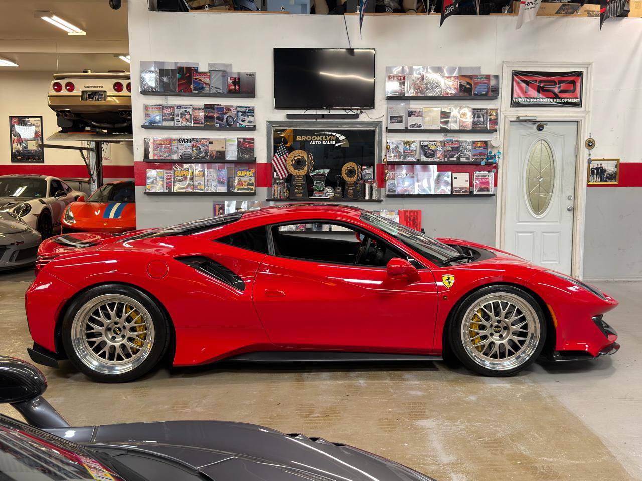 Used 2020 Ferrari 488 Pista Coupe RWD image 5