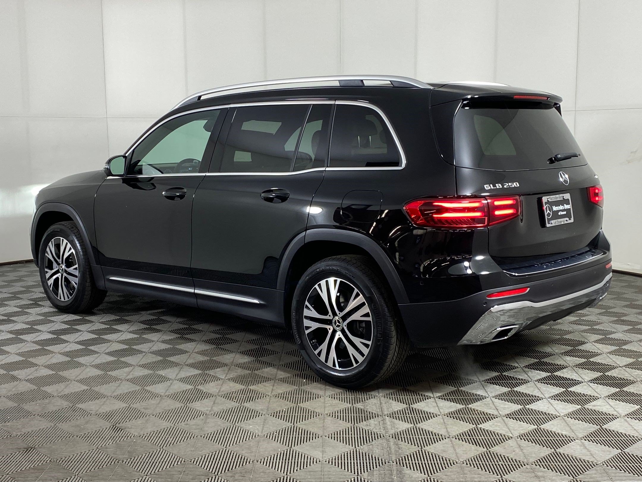 Certified 2026 Mercedes-Benz GLB 250 4MATIC image 3