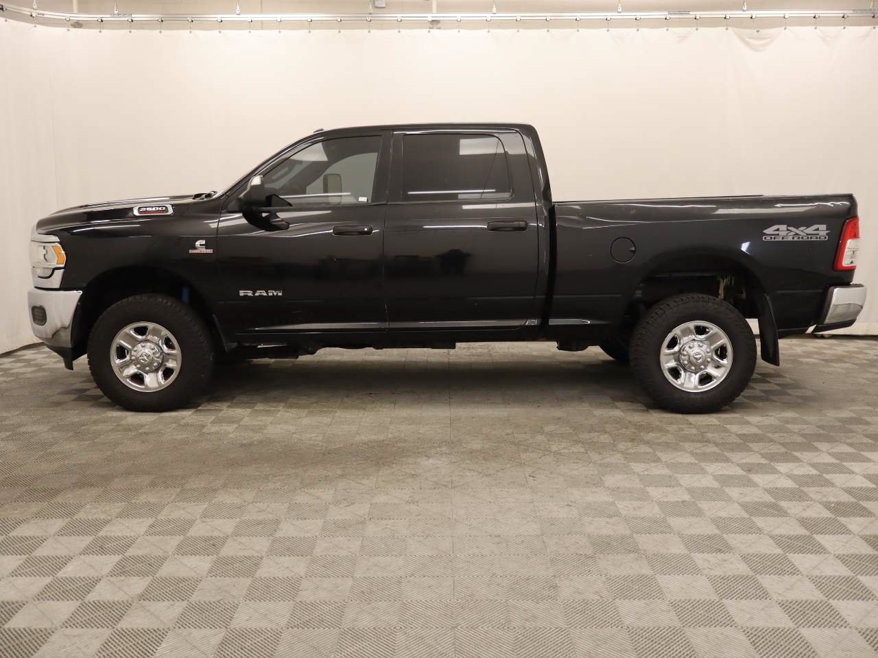 Used 2022 RAM 2500 Tradesman AWD/4WD image 2