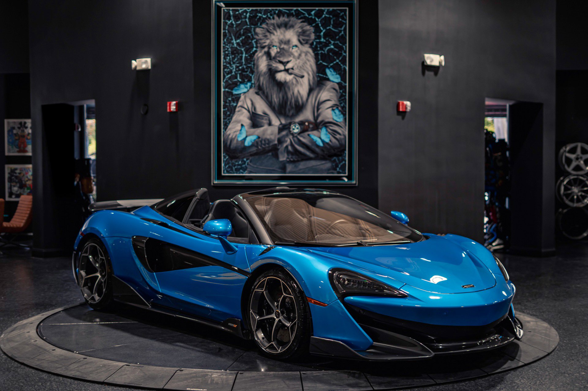 Used 2020 McLaren 600LT Spider RWD image 7