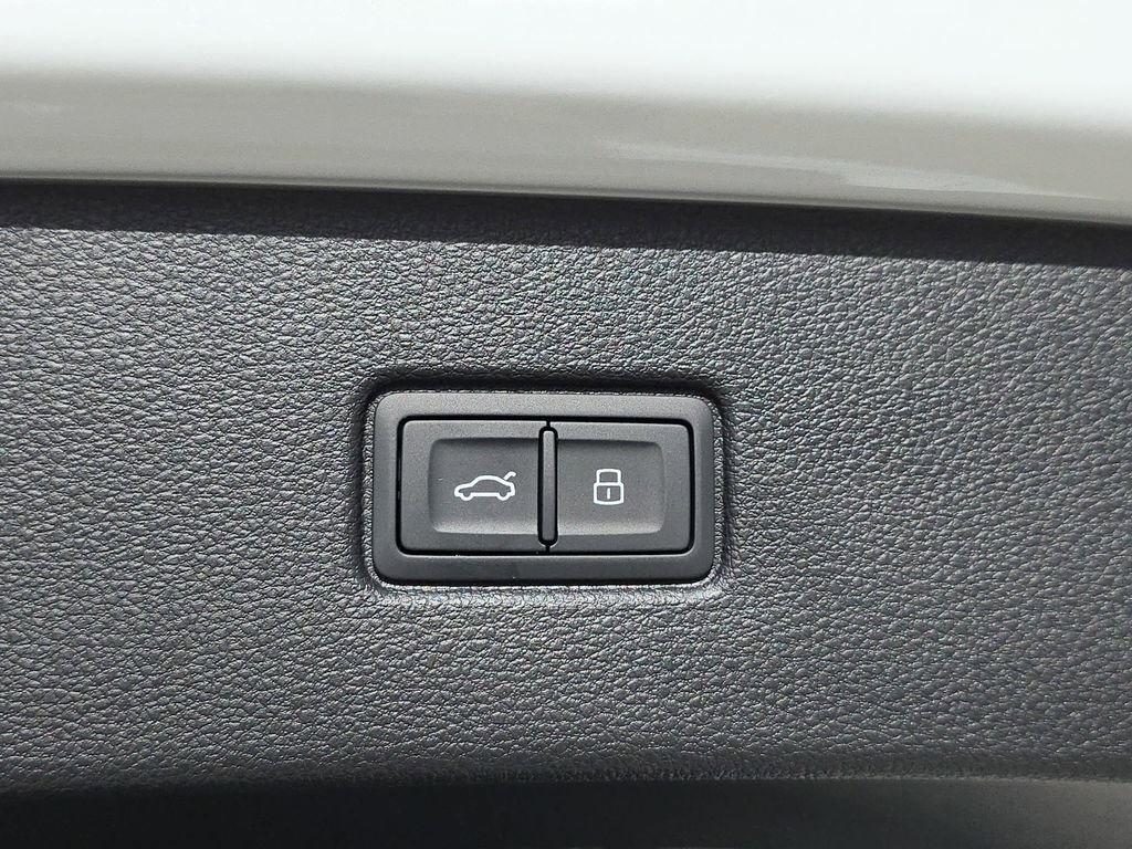 New 2026 Audi Q7 3.0T Premium Plus image 14