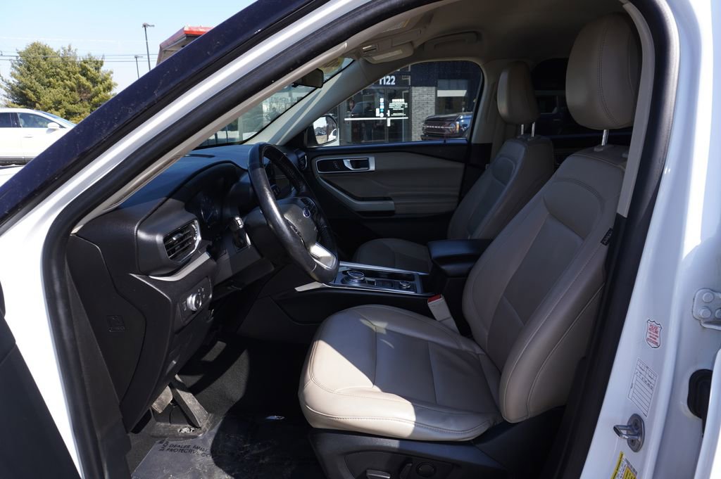 Used 2022 Ford Explorer XLT w/ Equipment Group 202A image 24