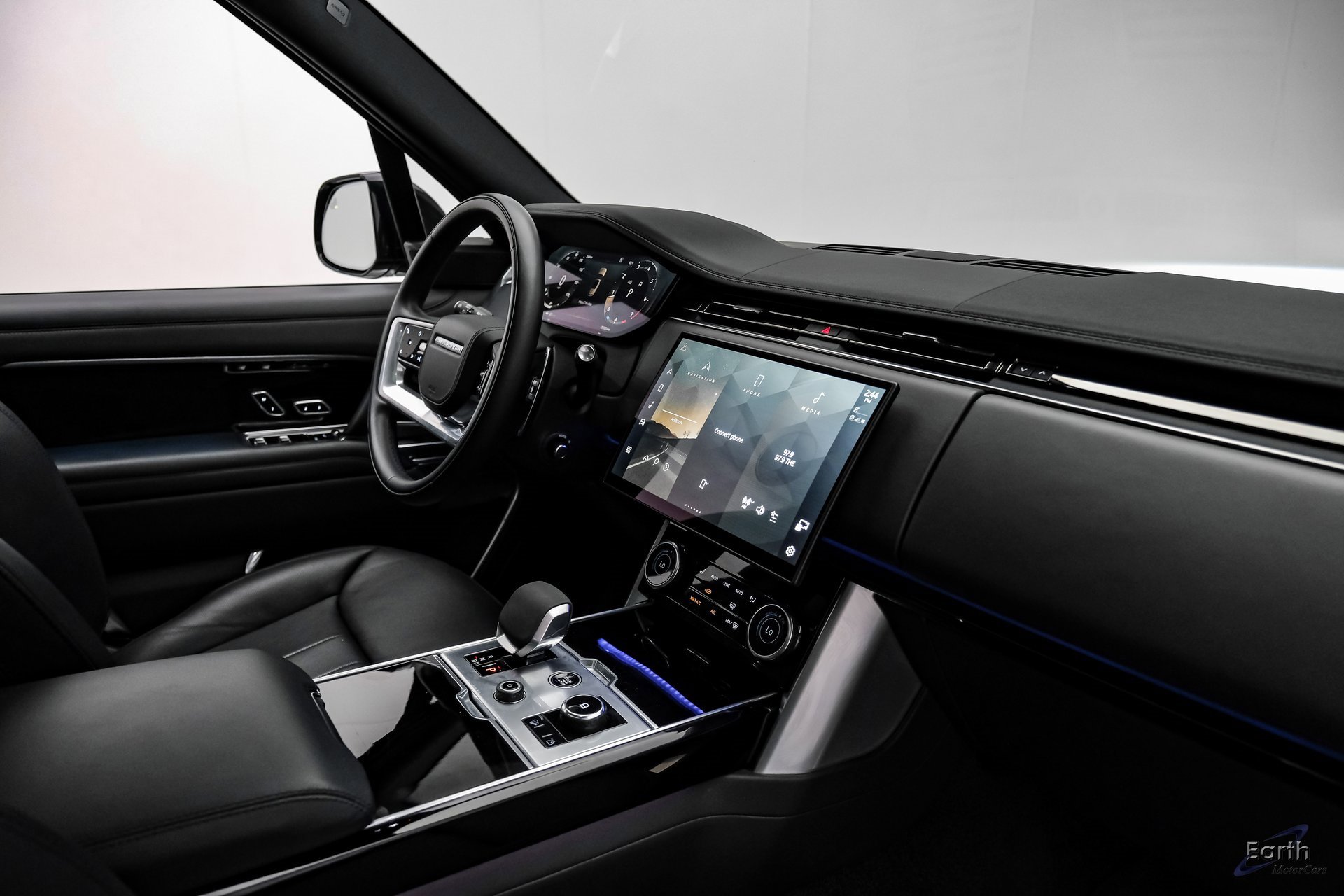 Used 2023 Land Rover Range Rover SE image 38