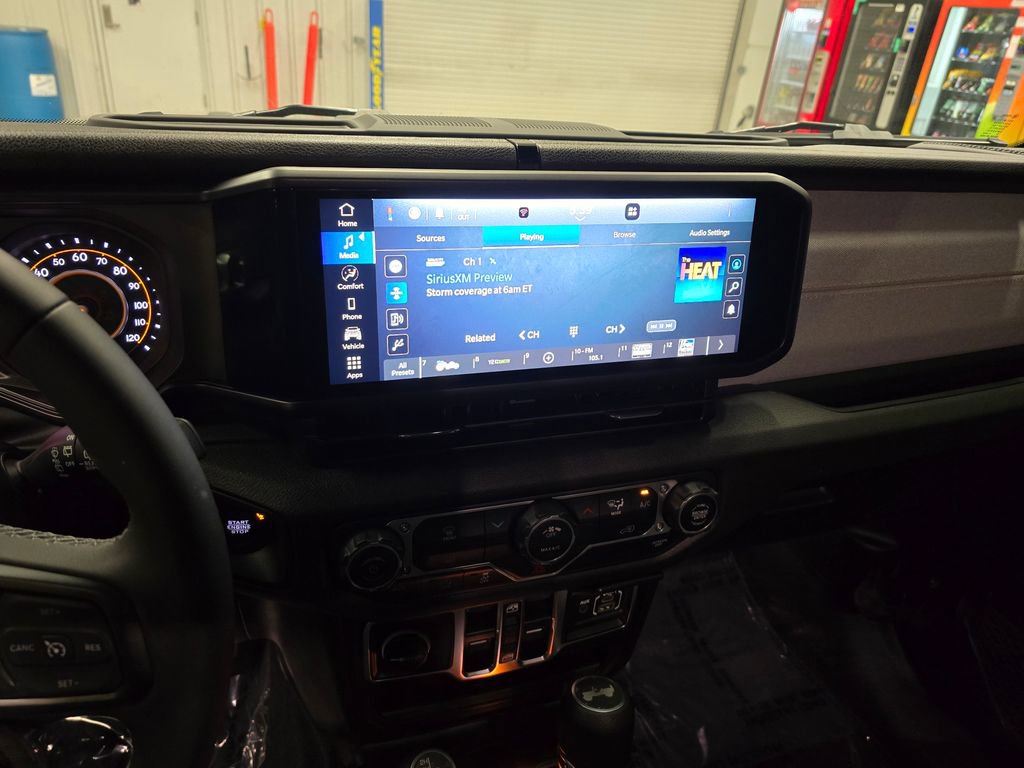 Used 2025 Jeep Wrangler Sport S image 20