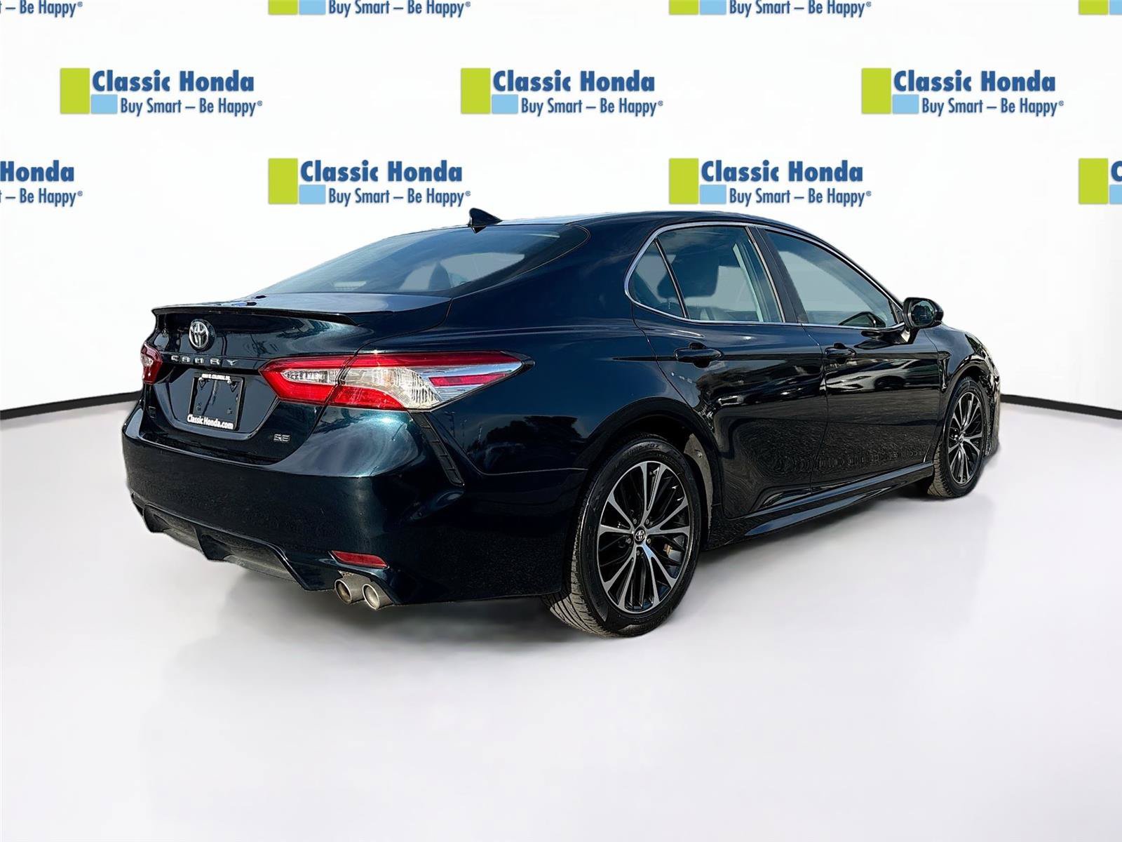 Used 2020 Toyota Camry SE FWD image 8