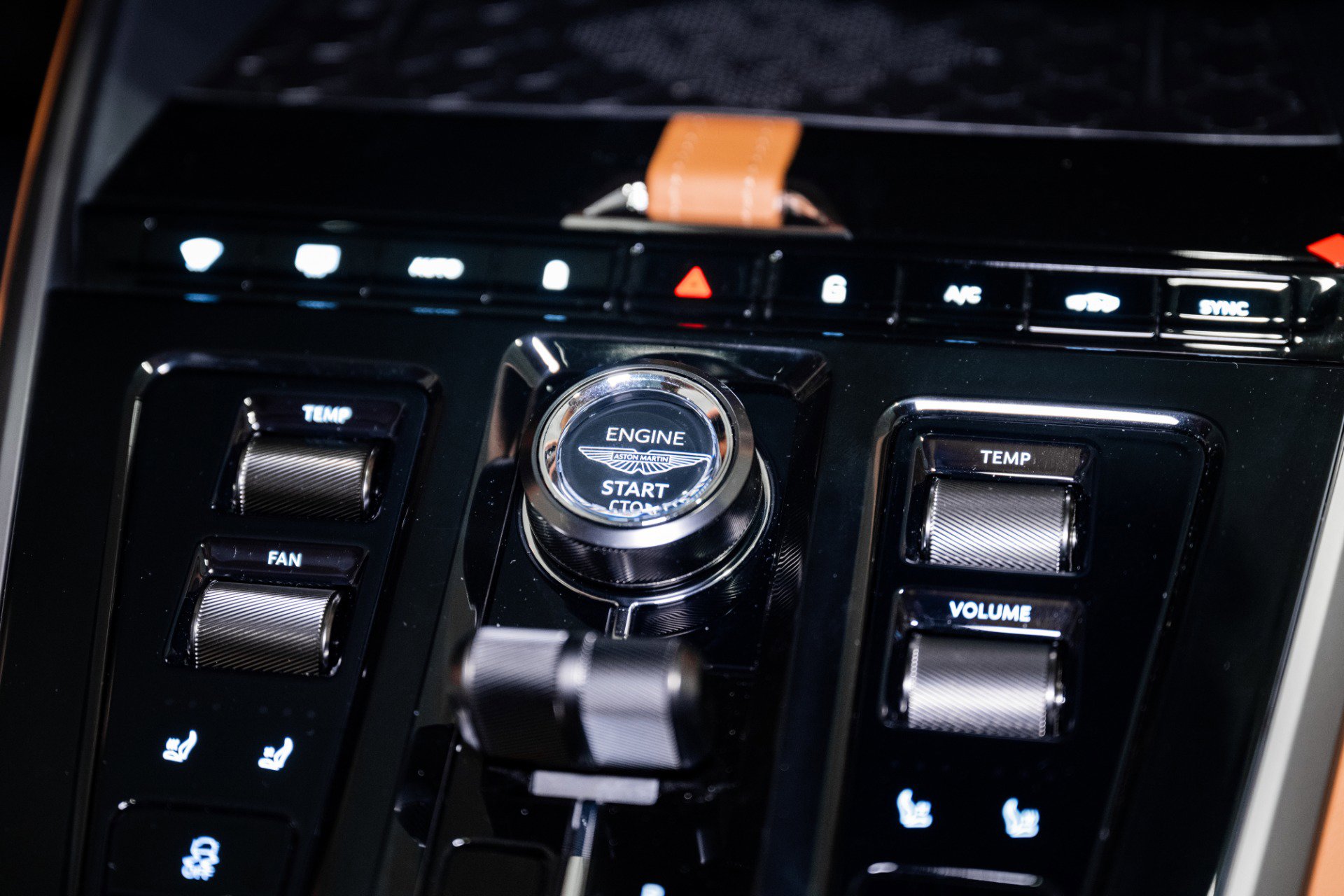 New 2026 Aston Martin DBX 707 image 35