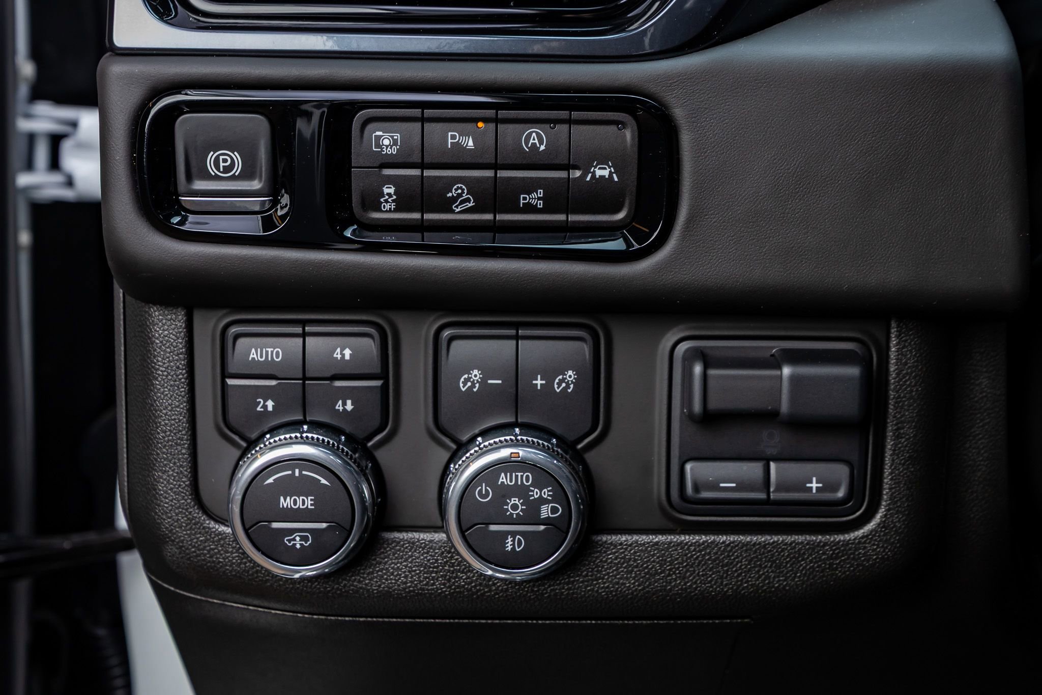 Used 2025 GMC Yukon AT4 Ultimate image 22