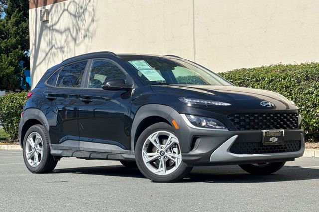 Used 2023 Hyundai Kona SEL image 2