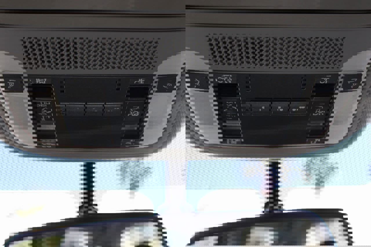 Used 2017 Acura TLX image 21