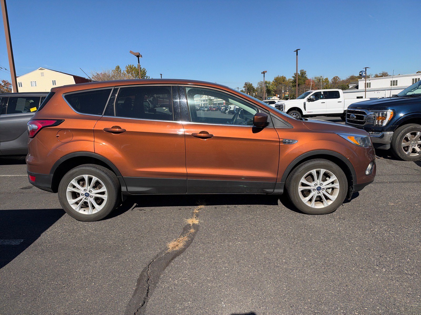 Used 2017 Ford Escape SE AWD/4WD image 4