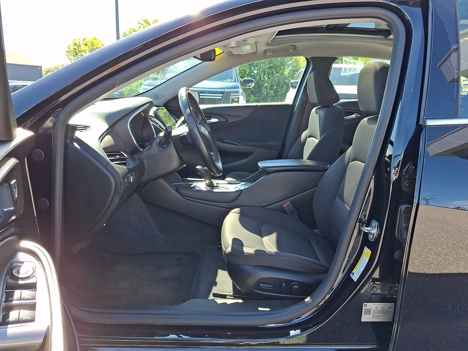 Used 2018 Chevrolet Malibu LT FWD image 15