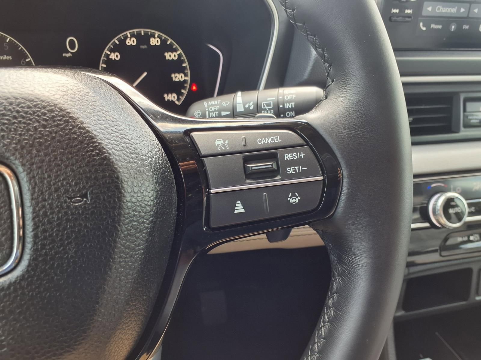 Used 2025 Honda Pilot EX-L image 16