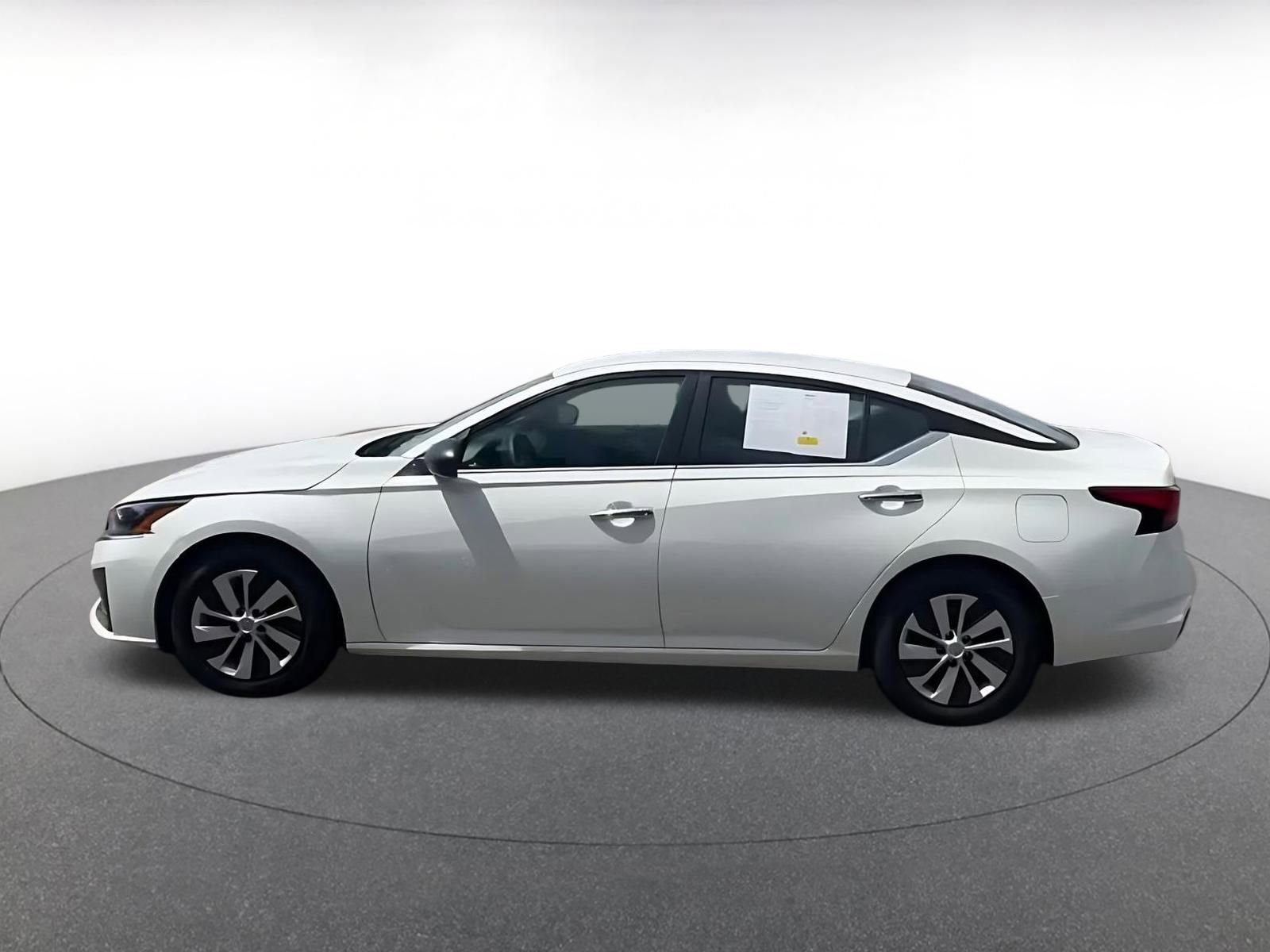 Used 2024 Nissan Altima 2.5 S image 9