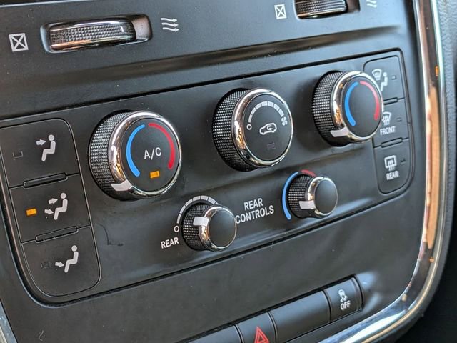 Used 2018 Dodge Grand Caravan SE image 19