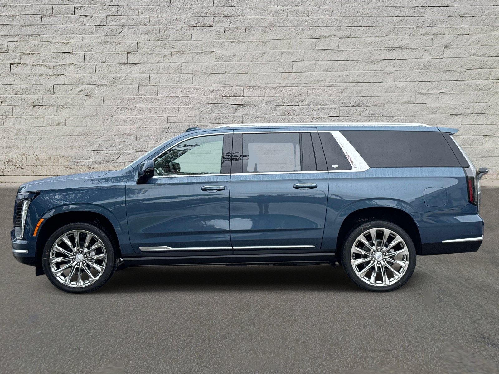 New 2026 Cadillac Escalade ESV Luxury w/ LPO, Radiant Package AWD/4WD image 2