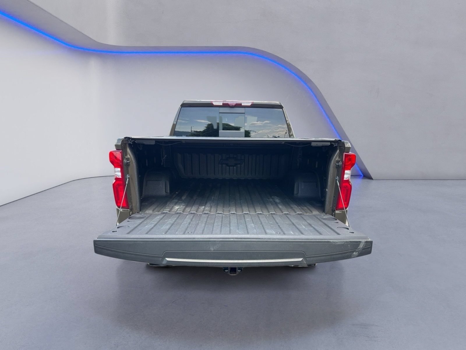 Used 2023 Chevrolet Silverado 1500 LTZ w/ LTZ Premium Package AWD/4WD image 10