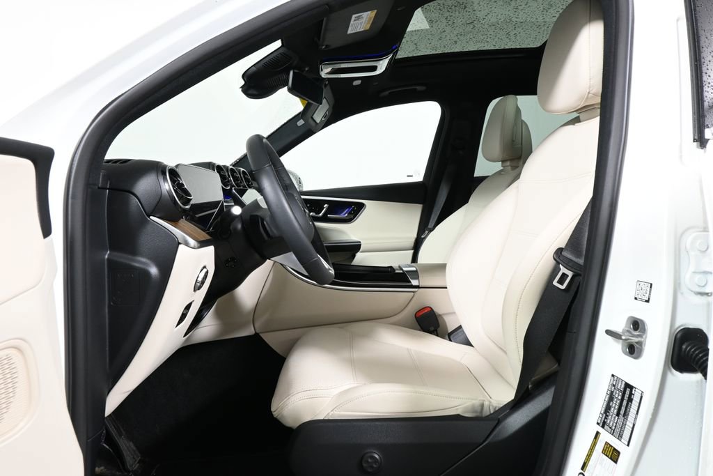 Used 2026 Mercedes-Benz GLC 300 4MATIC image 3