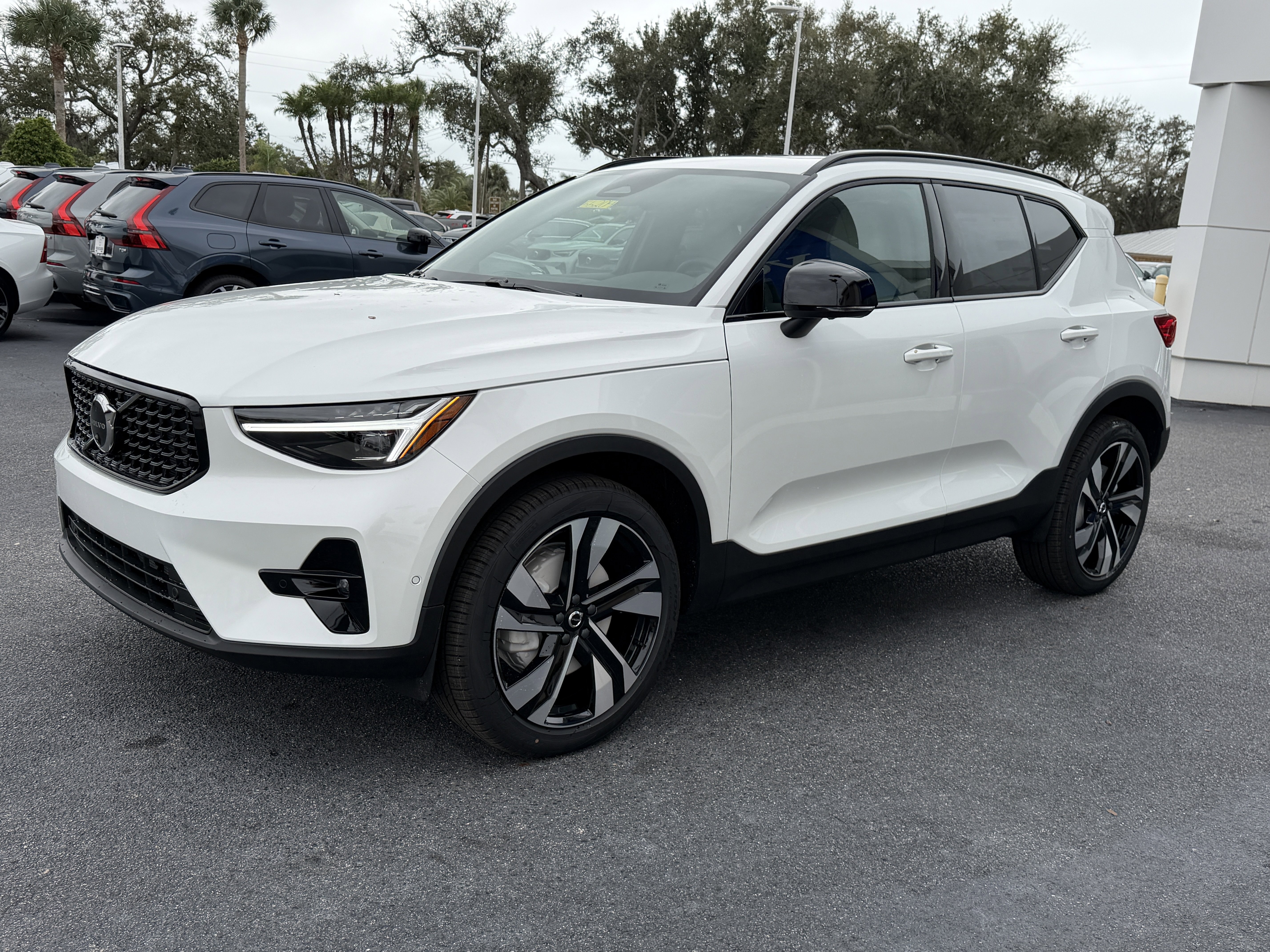New 2026 Volvo XC40 B5 Ultra w/ Protection Package AWD/4WD image 7