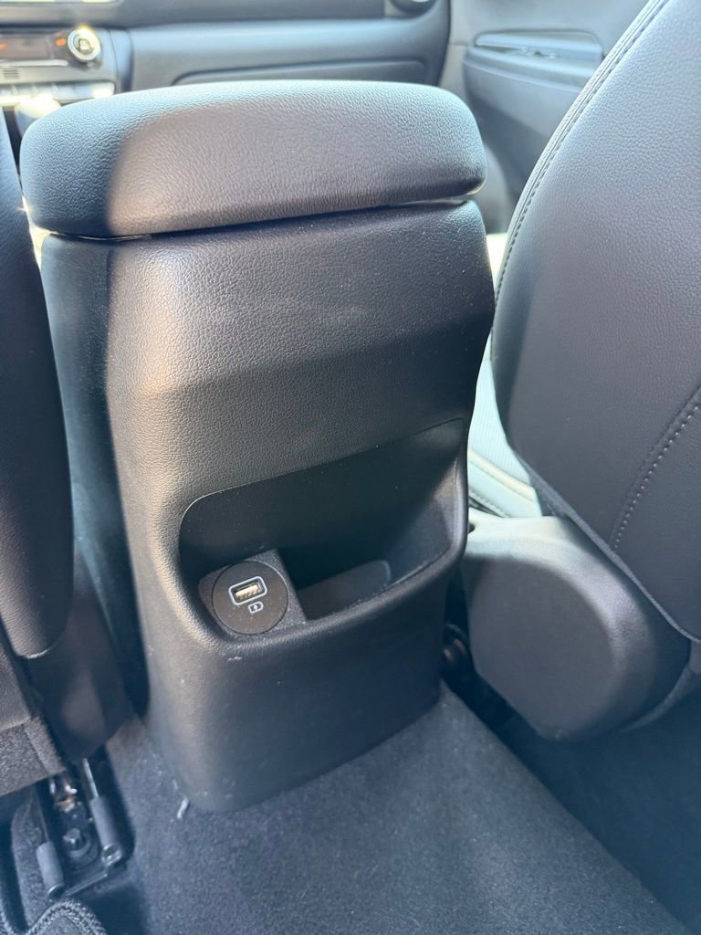 Used 2022 Hyundai Kona Limited image 10