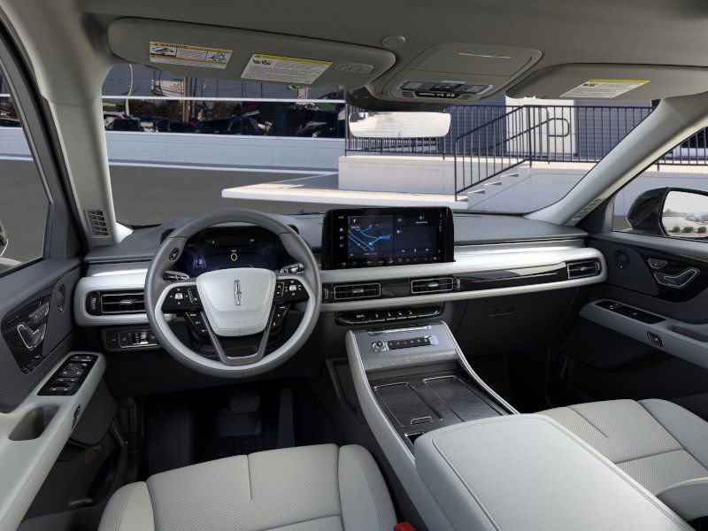 New 2025 Lincoln Aviator AWD w/ Equipment Group 101A image 9