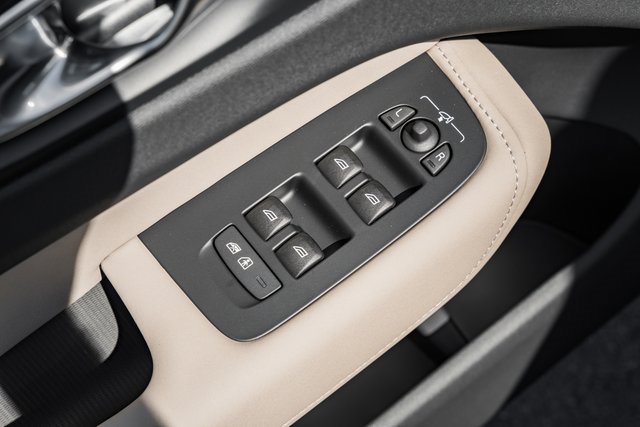 New 2026 Volvo XC60 B5 Plus w/ Protection Package Premier image 35