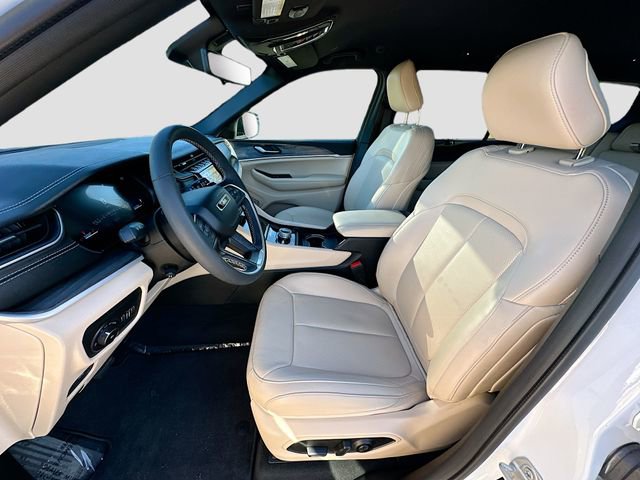 Used 2024 Jeep Grand Cherokee L Limited w/ Luxury Tech Group II AWD/4WD image 21