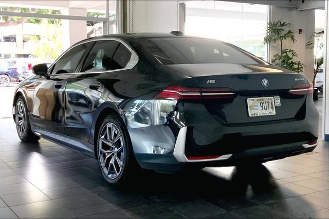 Used 2024 BMW i5 eDrive40i w/ M Sport Package RWD image 5