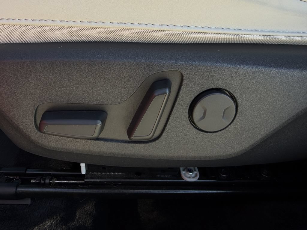 Used 2024 Kia Niro EX FWD image 26