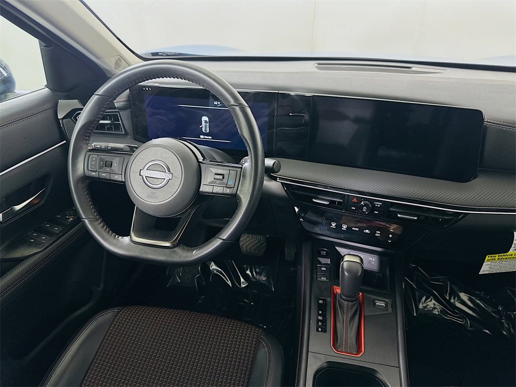 Used 2025 Nissan Kicks SR w/ Illumination Package image 17