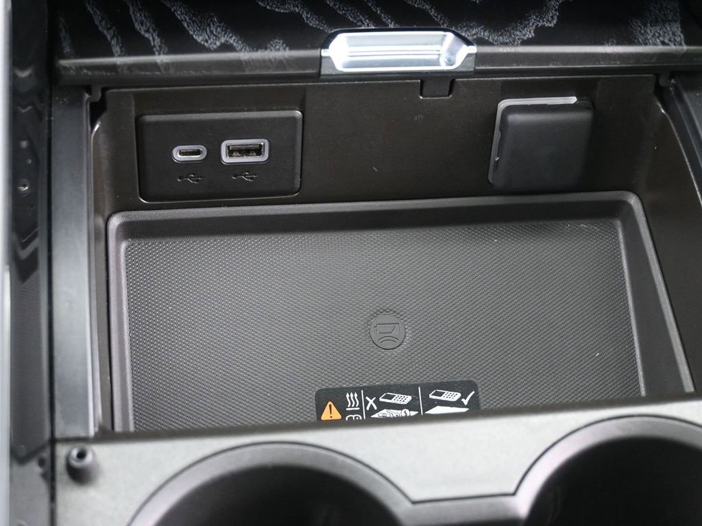 Used 2023 GMC Yukon Denali image 27