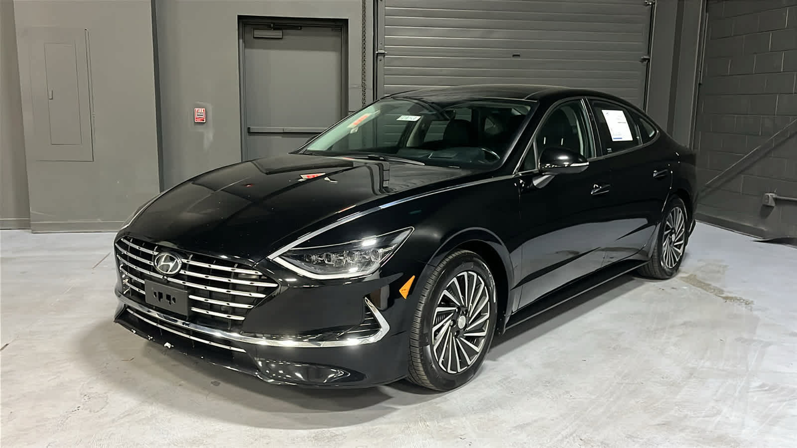 Used 2023 Hyundai Sonata Limited FWD image 3