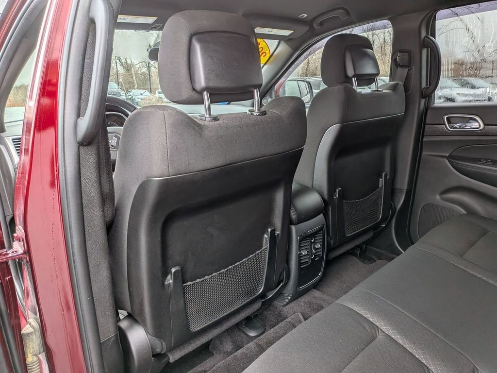 Used 2018 Jeep Grand Cherokee Laredo image 15