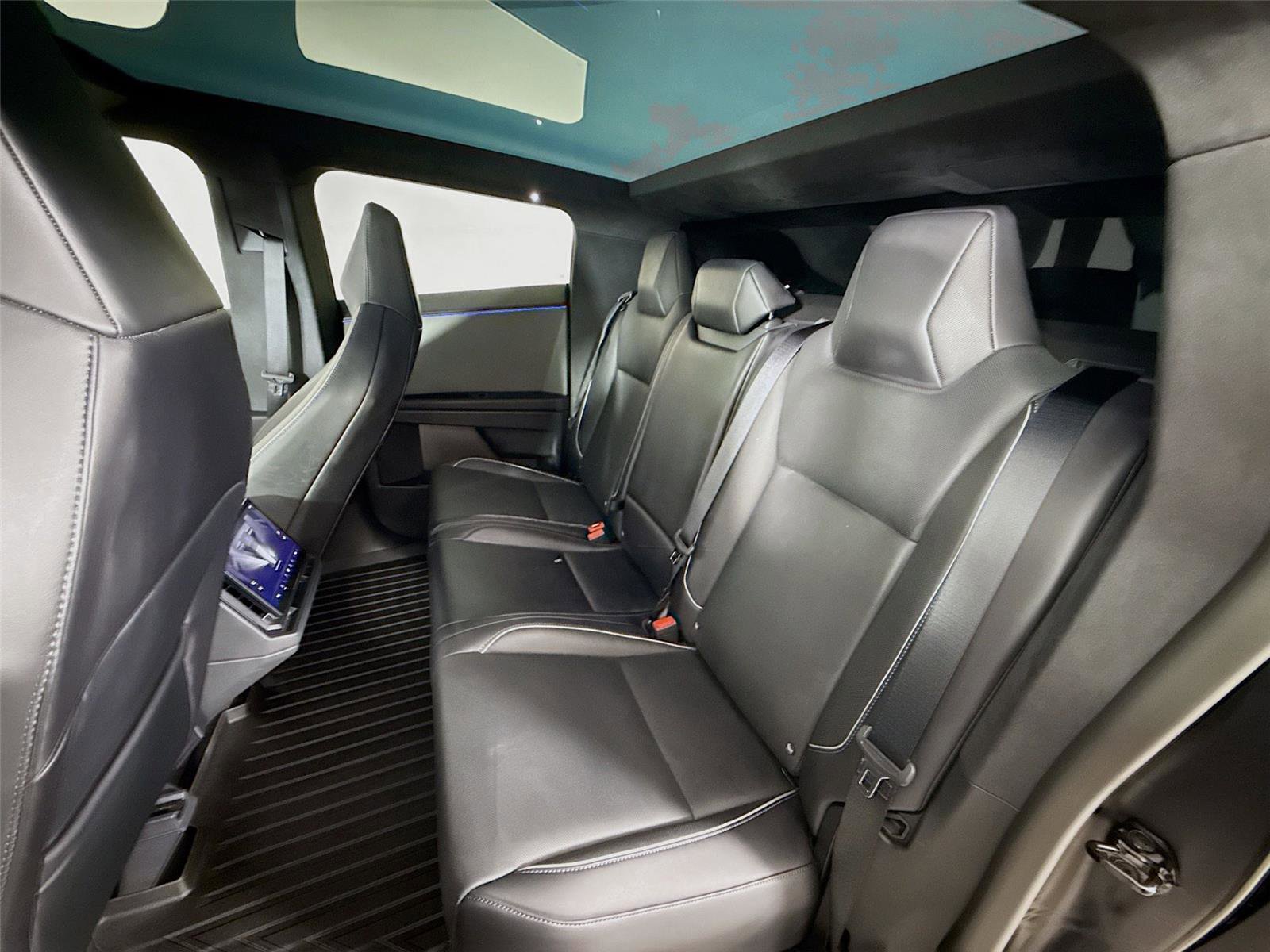 Used 2024 Tesla Cybertruck AWD Crew Cab image 12