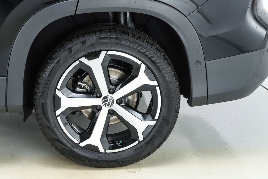 New 2026 Volkswagen Tiguan SE image 45