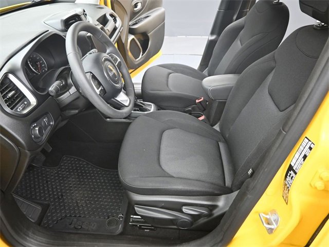 Used 2023 Jeep Renegade Latitude image 11