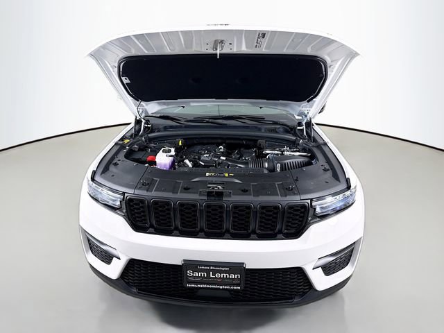 New 2025 Jeep Grand Cherokee Altitude image 30