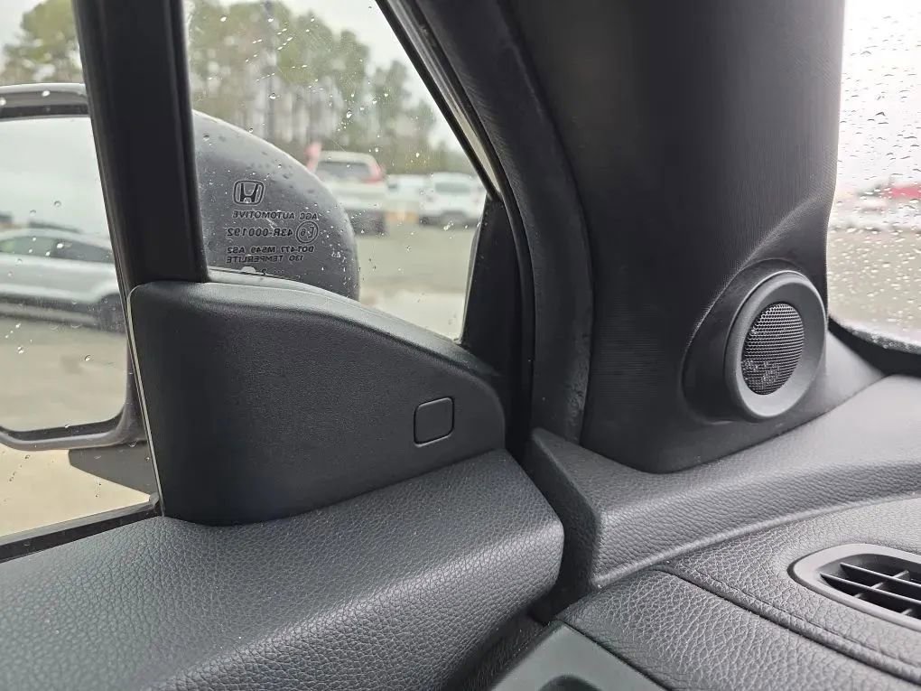 Used 2022 Honda Pilot Sport image 25