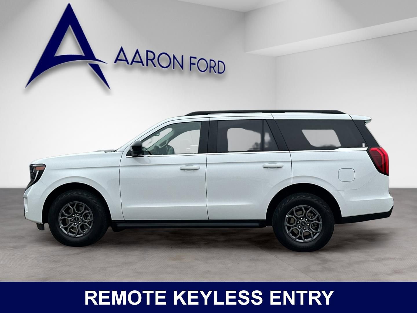 Used 2025 Ford Expedition Active AWD/4WD image 3