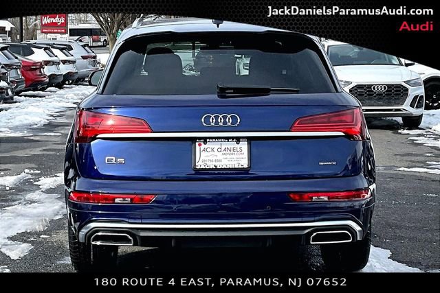 Used 2023 Audi Q5 2.0T Premium w/ Convenience Package image 4