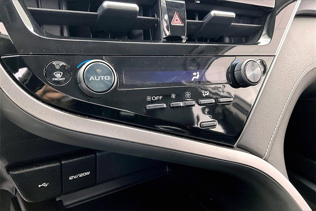 Used 2023 Toyota Camry SE image 31