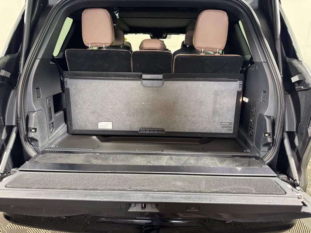 Certified 2025 Lincoln Navigator Black Label AWD/4WD image 21