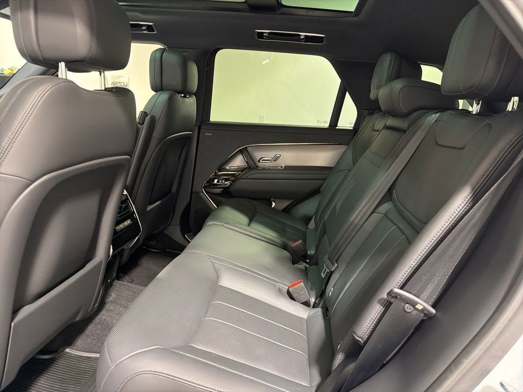 Used 2024 Land Rover Range Rover Sport SE AWD/4WD image 21