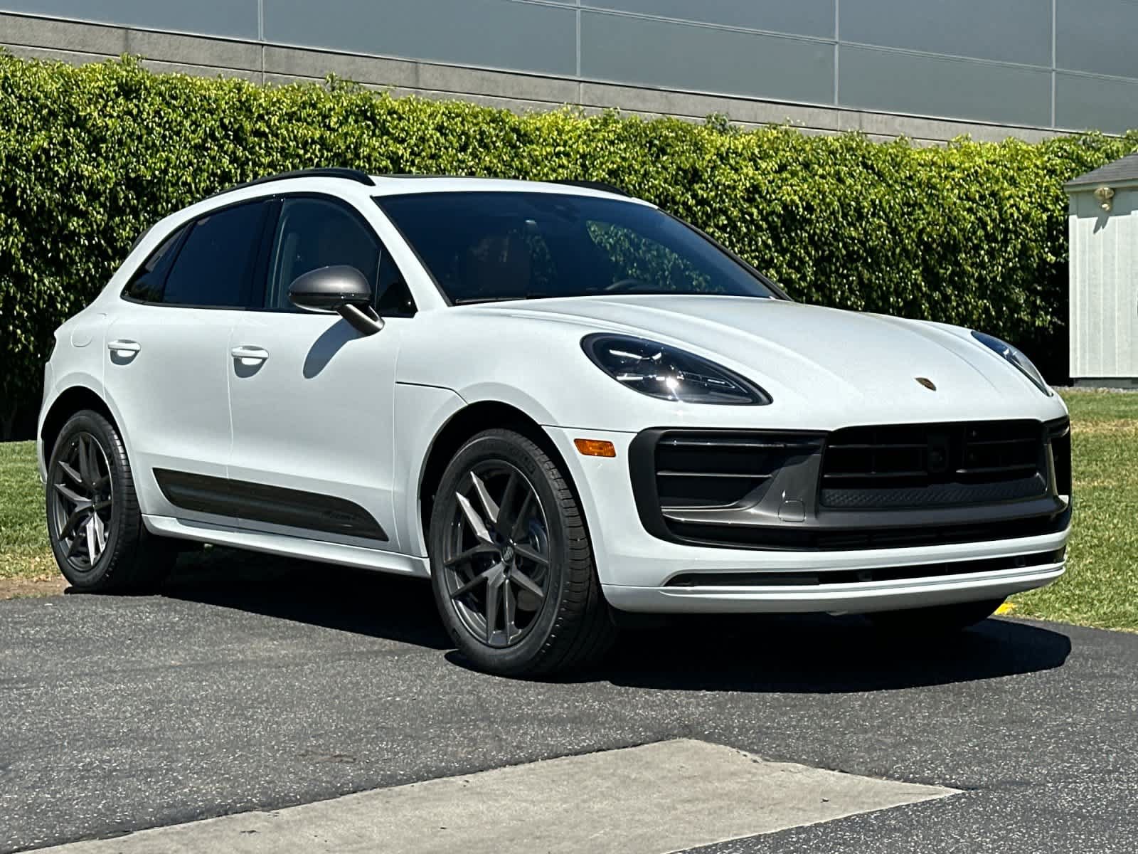 New 2026 Porsche Macan AWD/4WD image 10