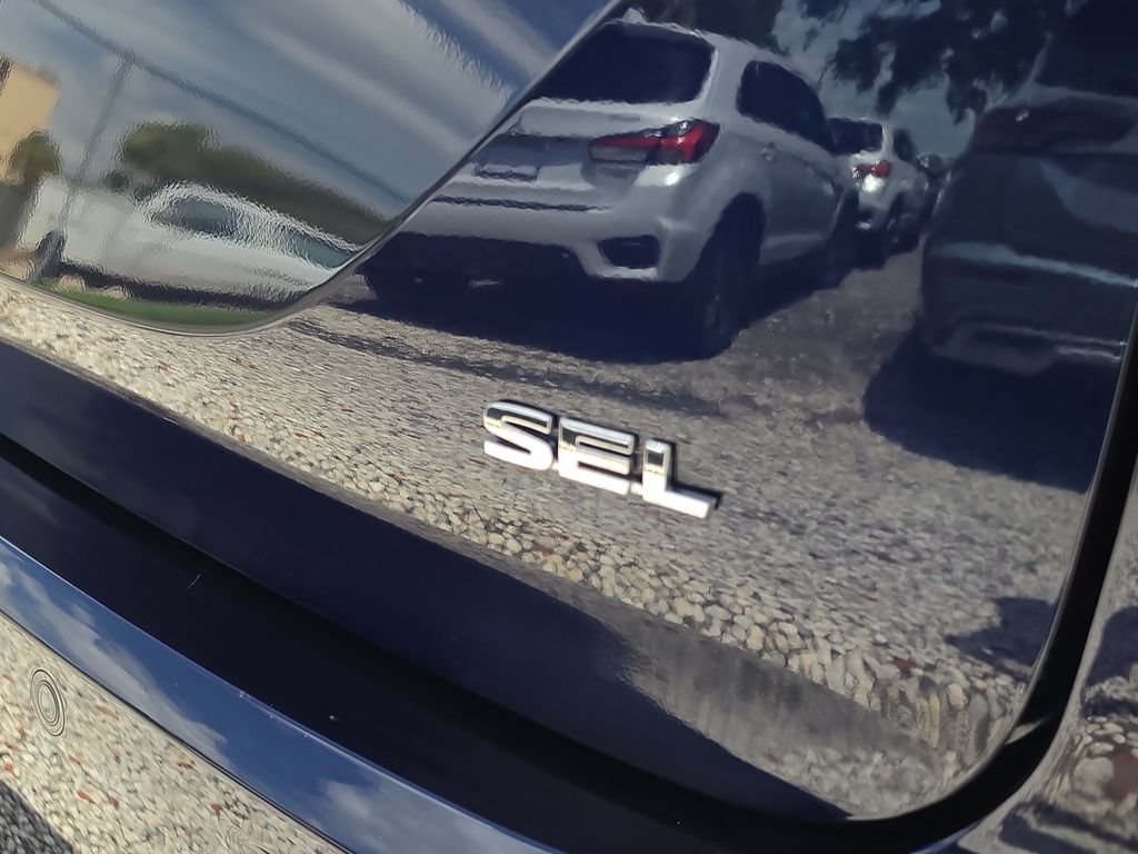 Used 2024 Mitsubishi Outlander SEL Black Edition FWD image 6