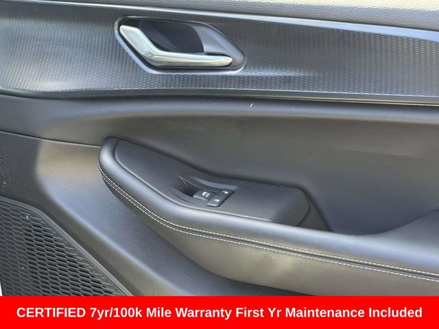 Certified 2025 Jeep Grand Cherokee Altitude AWD/4WD image 9