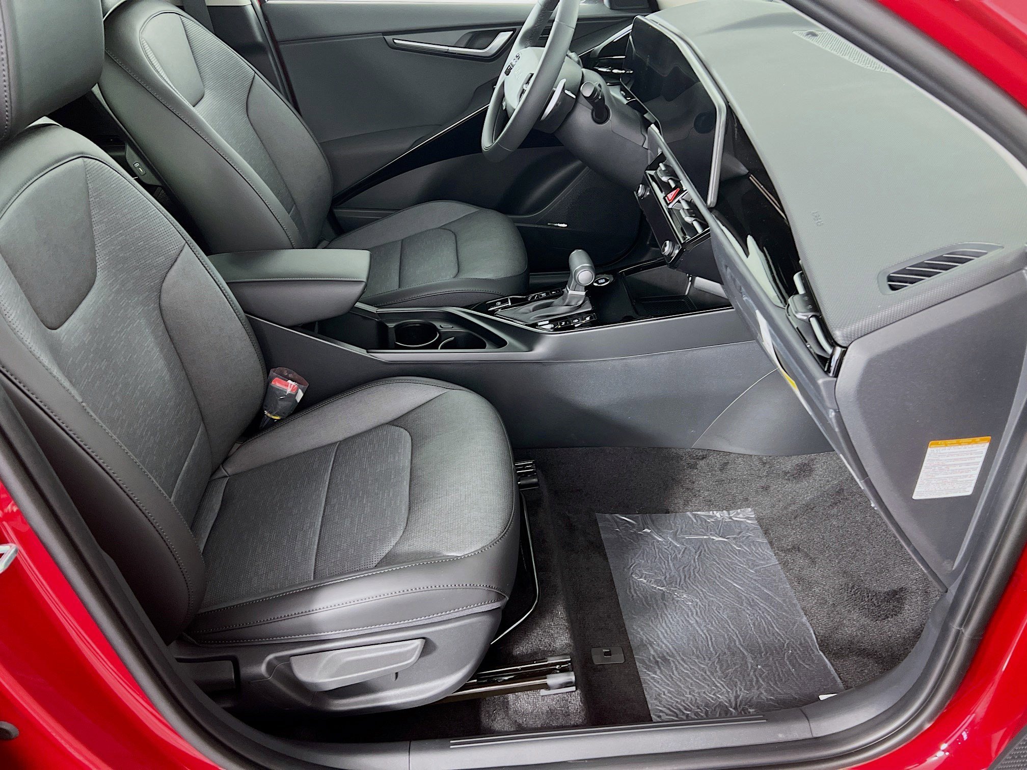 New 2025 Kia Niro SX image 24